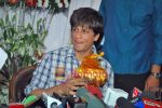 Shahrukh Khan_s bday press meet in Mannat on 2nd Nov 2009 (2).JPG